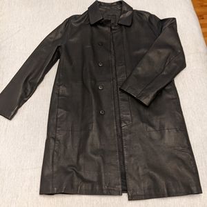 ladies leather coat, sz small (fits a medium-large)